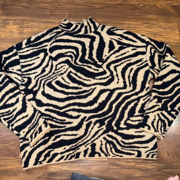 Forever 21 Zebra Print Sweater – Cozy, Chic, Women’s M, Like New - Picture 2 of 8
